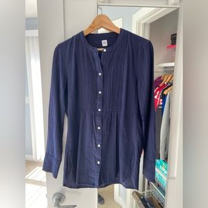 GAP navy size small 100% cotton shirt